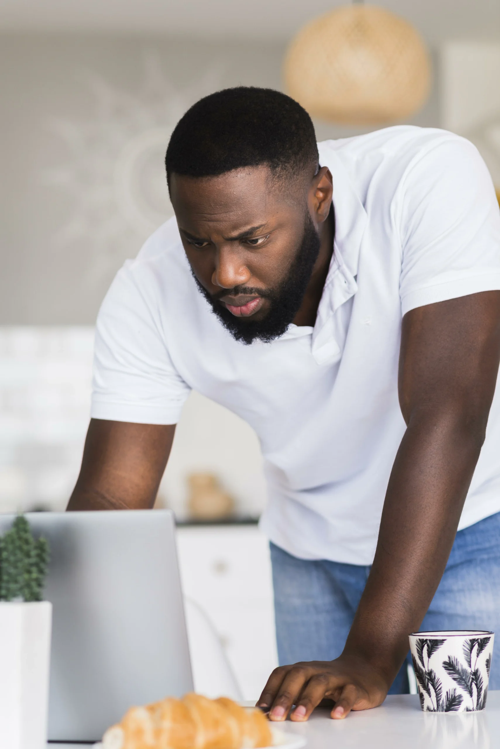 Kartel Tech graduate verifying certificate from home