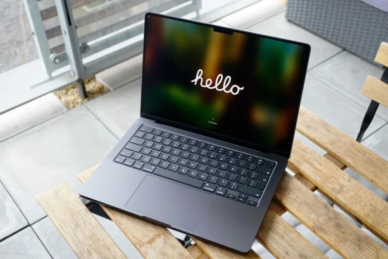 MacBook Buying Guide 2026 : Best Years to Buy, Models to Avoid, and Full Evolution Explained